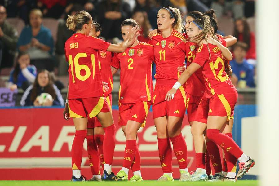 Las jugadoras españolas celebran el gol de Alba Redondo