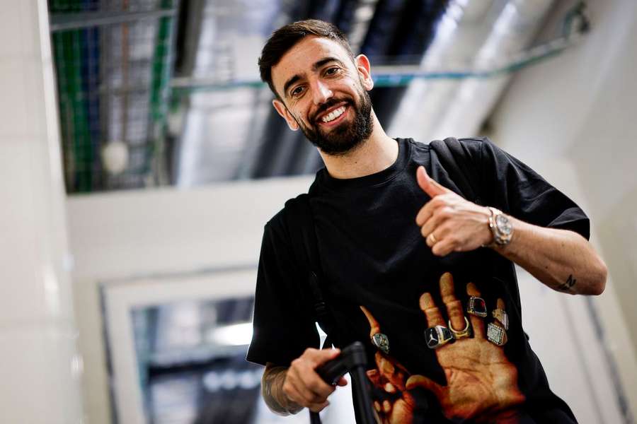 Bruno Fernandes na chegada à concentração