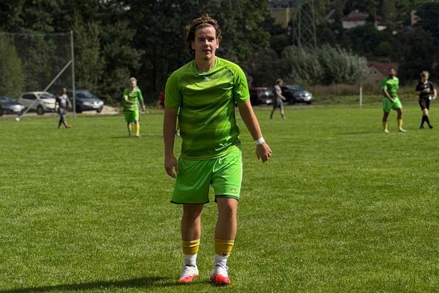 Bývalý bek Baníku Sokolov B Adam Petrides má v 7. lize kuriózní statistiky. Bývalý bek Baníku Sokolov B Adam Petrides má v 7. lize kuriózní statistiky.