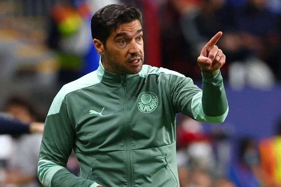 Abel Ferreira focado em cumprir contrato com o Palmeiras