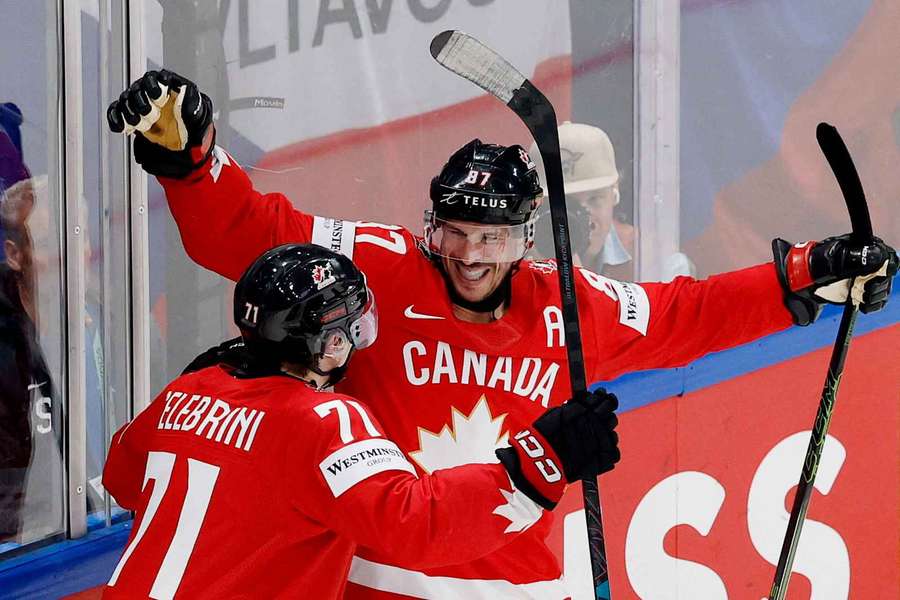Sidney Crosby s Macklinem Celebrinim otočili průběh zápasu s Českem. 