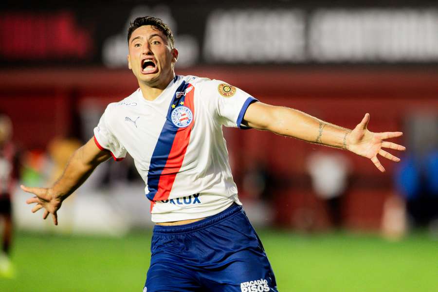 Alejo Véliz fez o gol que decretou o triunfo tricolor Alejo Véliz fez o gol que decretou o triunfo tricolor