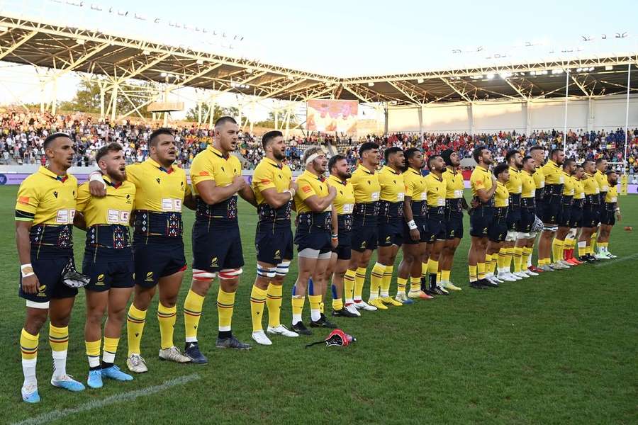 Rugbyștii români la startul meciului test de rugby dintre România și SUA