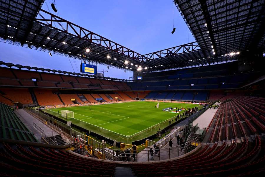 O jogo extra provalvemente seria no San Siro O jogo extra provalvemente seria no San Siro