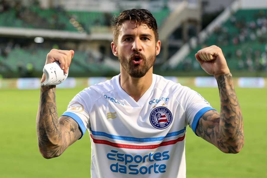 Everaldo brilhou no triunfo histórico do Bahia em Goiânia