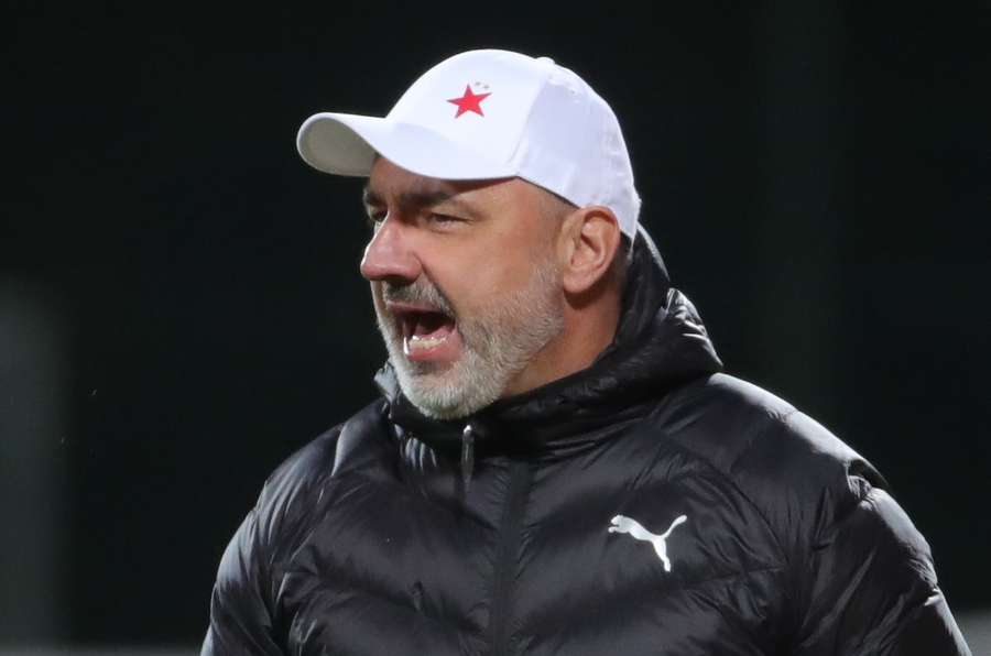 Trenér Slavie Jindřich Trpišovský věří v atmosféru domácího stadionu.