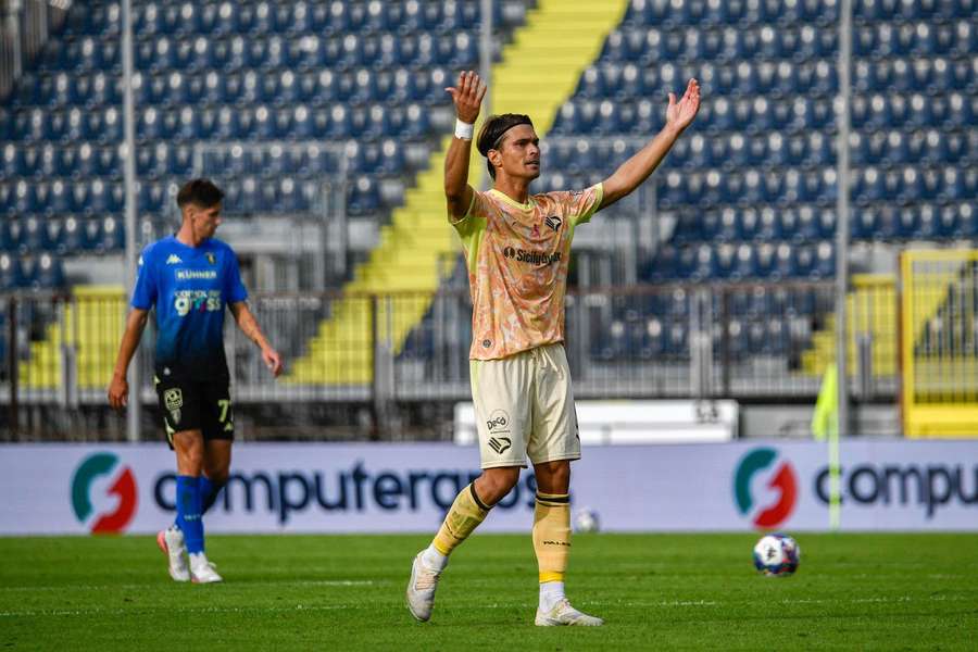 Jacopo Segre festeggia il gol dell'1-2 del Palermo Jacopo Segre festeggia il gol dell'1-2 del Palermo