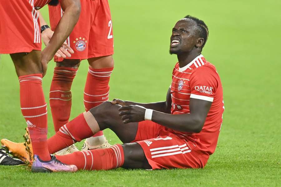 Lesionado, Mané segue em Munique a 4 dias de estreia na Copa