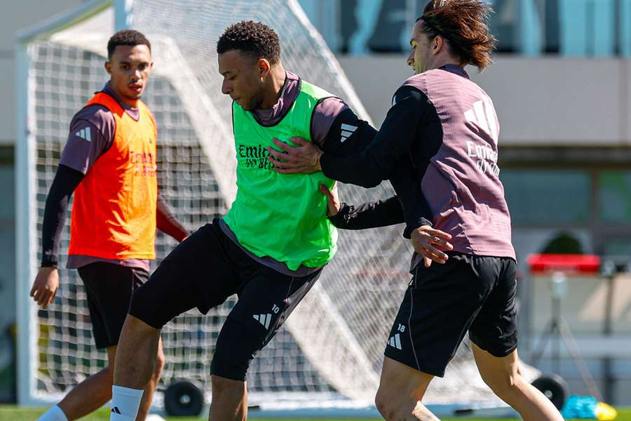 Kylian Mbappé de retour à l'entraînement avec le Real avant Manchester City Kylian Mbappé de retour à l'entraînement avec le Real avant Manchester City
