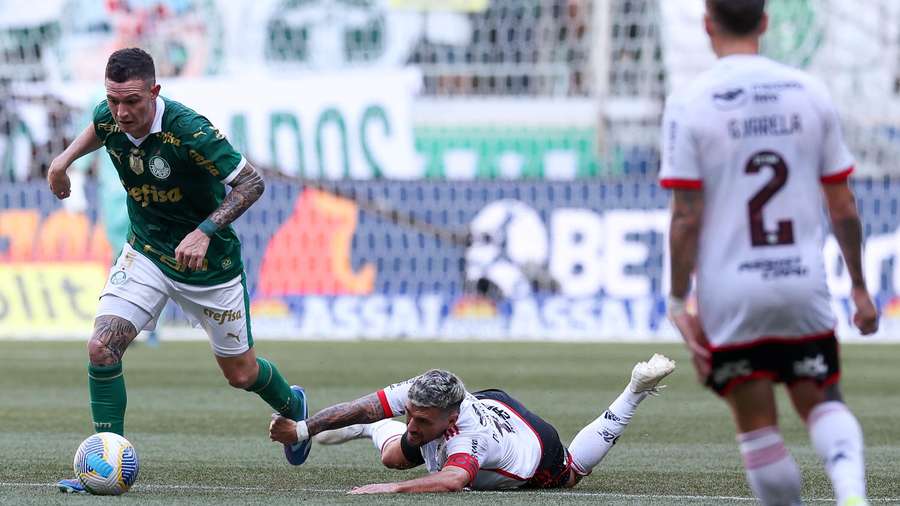 Palmeiras e Flamengo não saíram do zero no sintético do Allianz