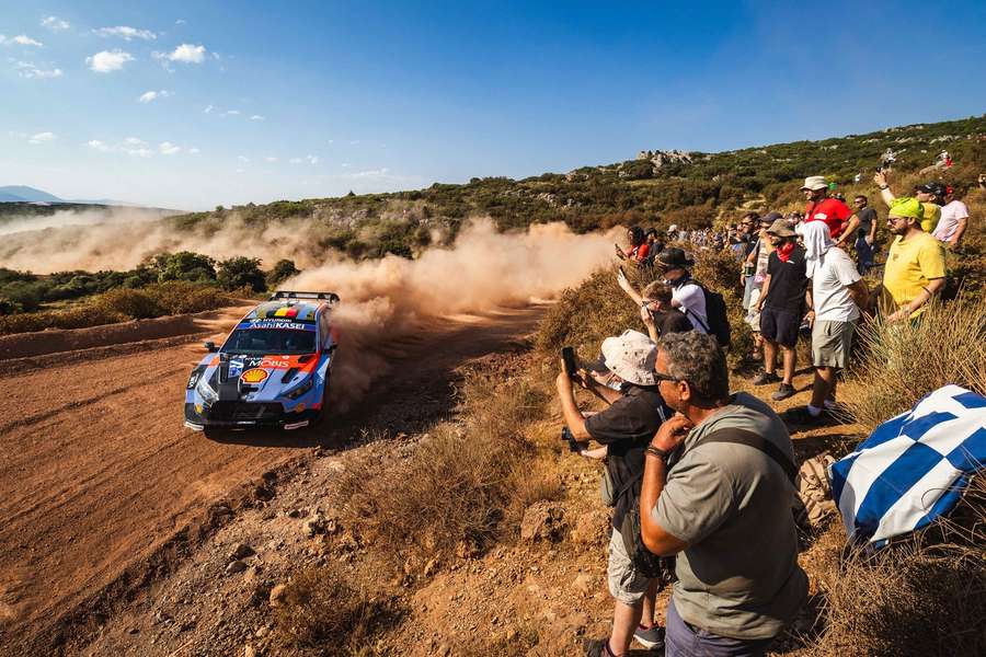 Thierry Neuville em ação, na Grécia