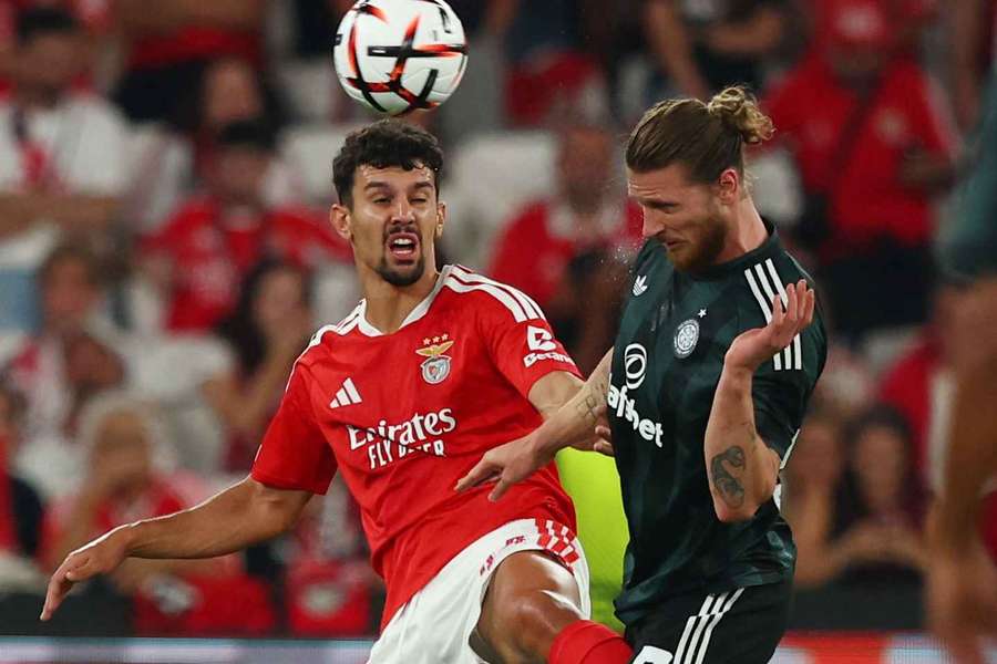 Tomás Araújo em ação na Liga Europa Tomás Araújo em ação na Liga Europa