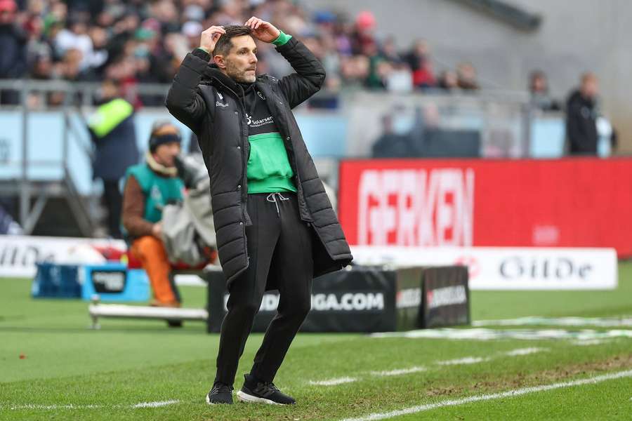 Stefan Leitl an der Seitenlinie von 96.