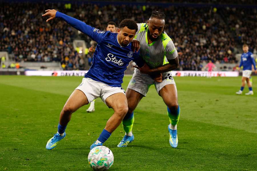 Everton's Iliman Ndiaye in action with Manchester City's Antoine Semenyo 
