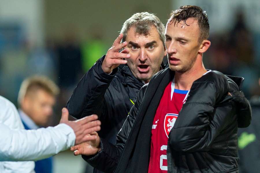 Trenér Suchopárek měl v Portugalsku k dispozici hodně improvizovanou sestavu.