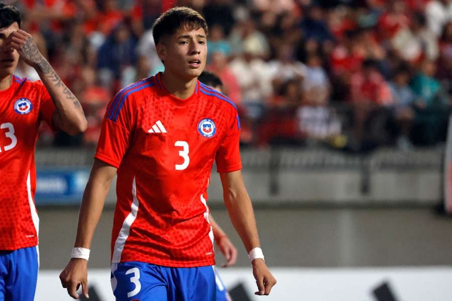 Iván Román em ação pela seleção chilena no Sul-Americano Sub-20