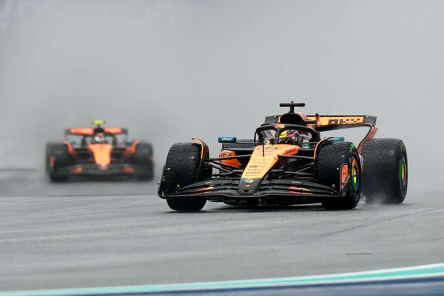 Los McLaren, doblete en la carrera esprint con Norris terminando por delante de Piastri