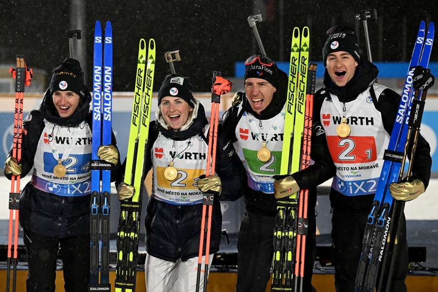Frankreichs Mixed-Staffel gewann am Mittwoch Gold bei der Biathlon-WM in Nove Mesto.