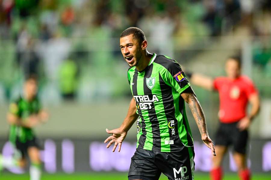 Fabinho fez o segundo gol da vitória do América-MG