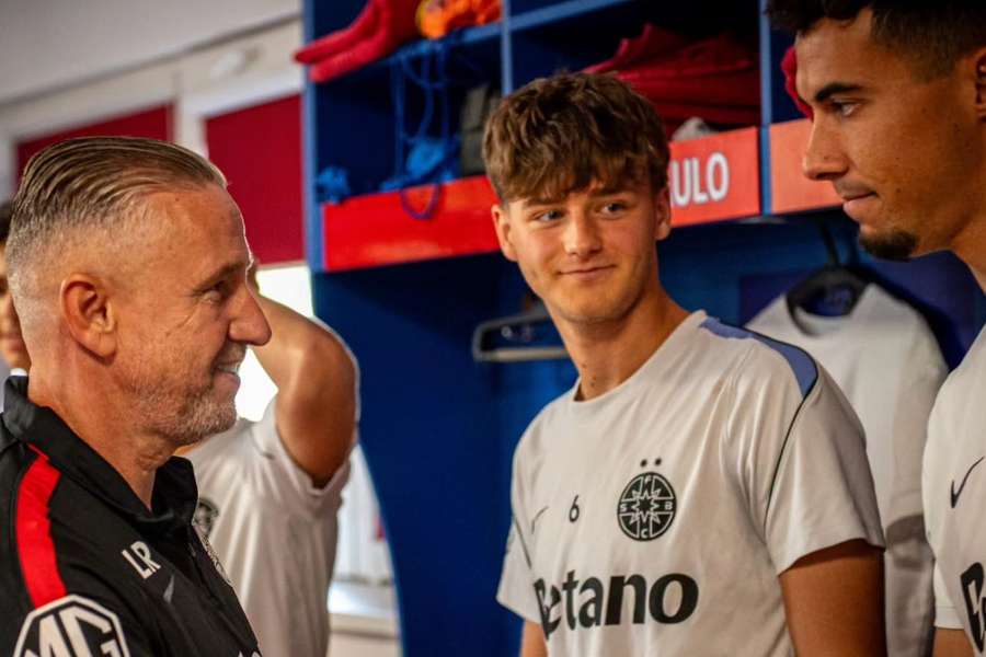 Laurențiu Reghecampf, noul antrenor al FCSB Laurențiu Reghecampf, noul antrenor al FCSB