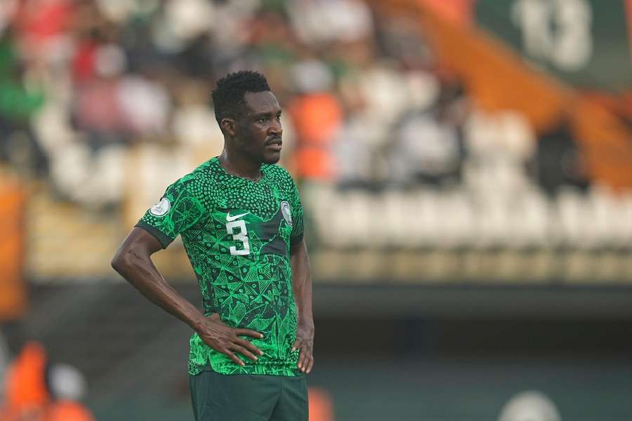 Zaidu Sanusi, da Nigéria, é dúvida para a final da Taça das Nações