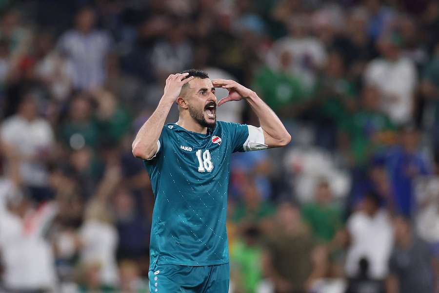 Aymen Hussein świętuje zdobycie drugiej bramki w eliminacjach MŚ 2026