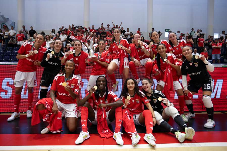 Benfica venceu o Nun'Alvares e conquistou a Supertaça feminina de futsal Benfica venceu o Nun'Alvares e conquistou a Supertaça feminina de futsal