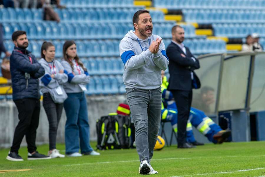 Vasco Matos, treinador do Santa Clara Vasco Matos, treinador do Santa Clara