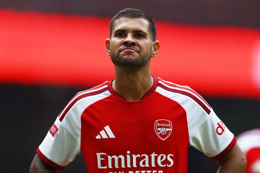 Bruno Guimarães se machucou em estreia pelo Arsenal