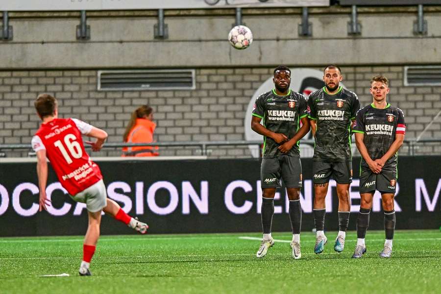 Worstelend FC Dordrecht ontvangt MVV, dat kansen ziet op sublieme seizoensstart