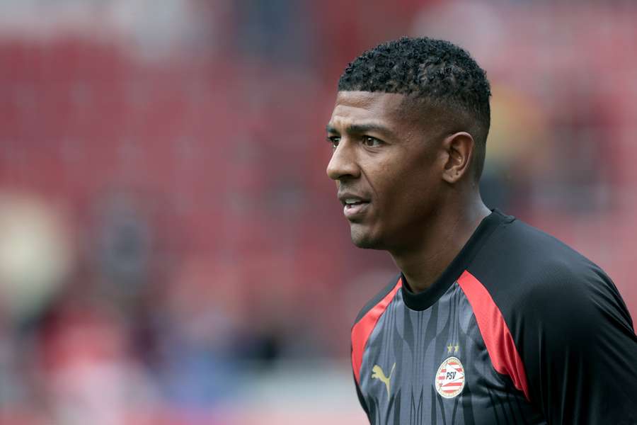 Van Aanholt speelde de afgelopen twee seizoenen voor PSV