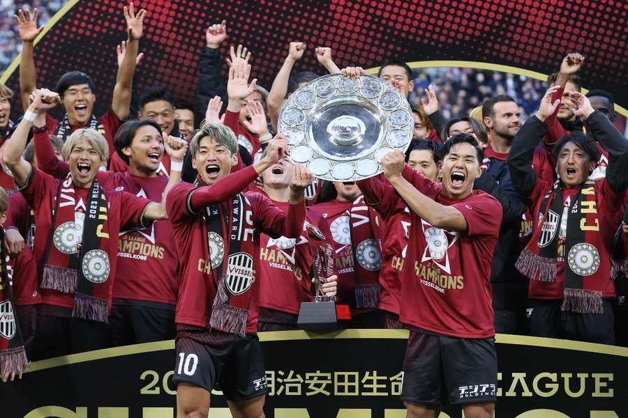 Vissel Kobe feiert die Meisterschaft in der japanischen J1 League.