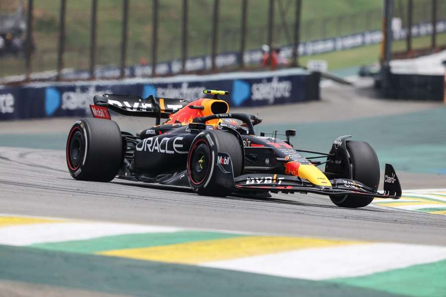 Em treino com tempos próximos, Pérez inicia GP de São Paulo na frente