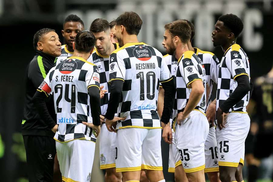 Lito Vidigal com os jogadores do Boavista