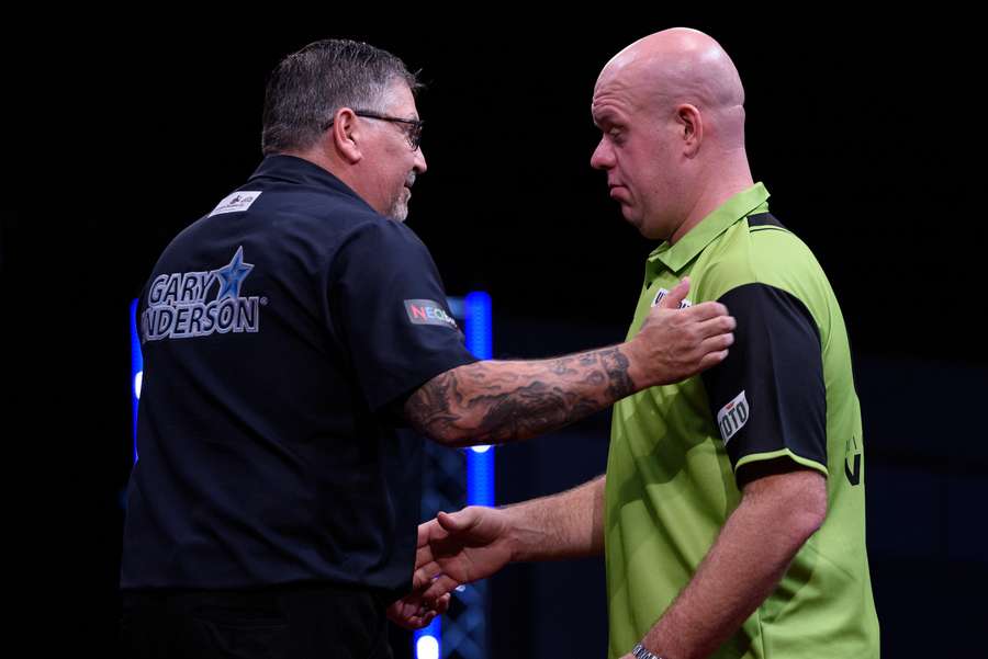 Gary Anderson schakelde Michael van Gerwen zaterdag uit