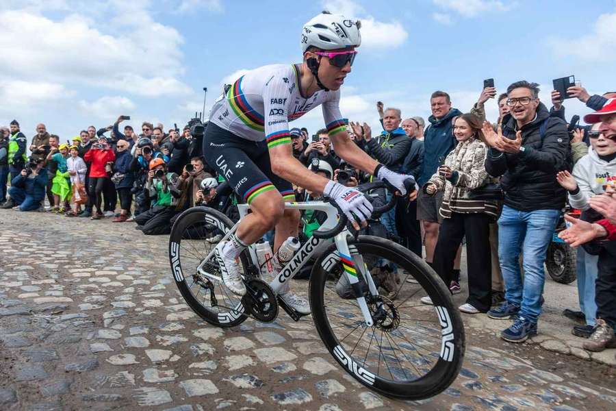 Cobblestone thieves could could have fatal consequences for riders in Paris-Roubaix