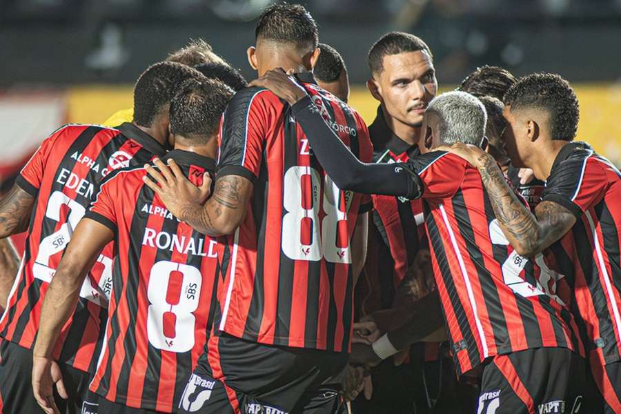 Vitória entrou em campo com um time alternativo