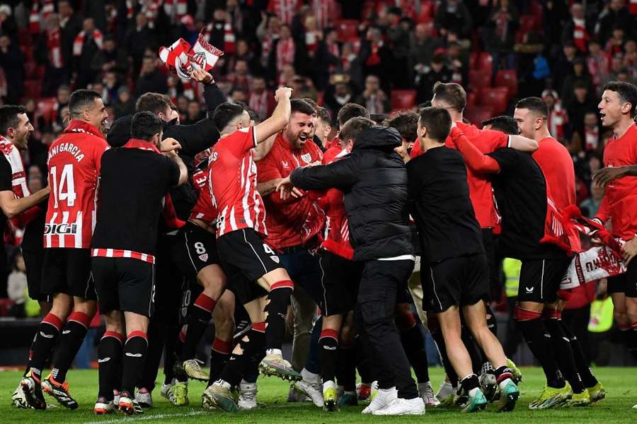 Os bascos comemoram a classificação para a final da Copa do Rei.