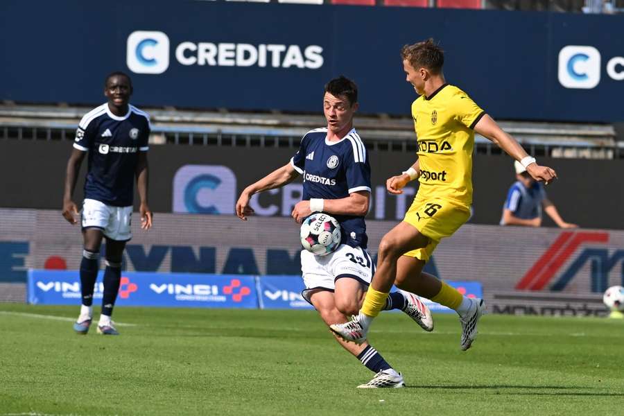 Dominik Janošek z Olomouce (vlevo) a Jan Zíka z Mladé Boleslavi. Dominik Janošek z Olomouce (vlevo) a Jan Zíka z Mladé Boleslavi.