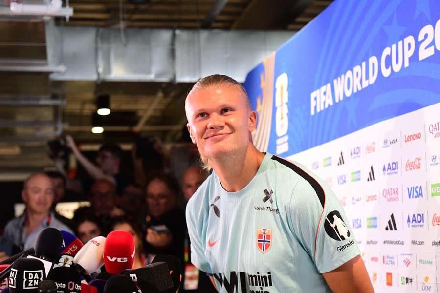 Atacantul Erling Haaland a susținut o conferință de presă înainte de sfertul Norvegia - Anglia de la Cupa Mondială 2026 Atacantul Erling Haaland a susținut o conferință de presă înainte de sfertul Norvegia - Anglia de la Cupa Mondială 2026