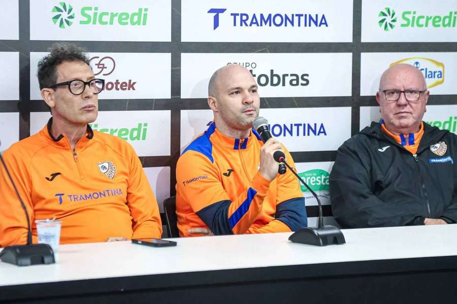 Taynan na apresentação como reforço da ACBF