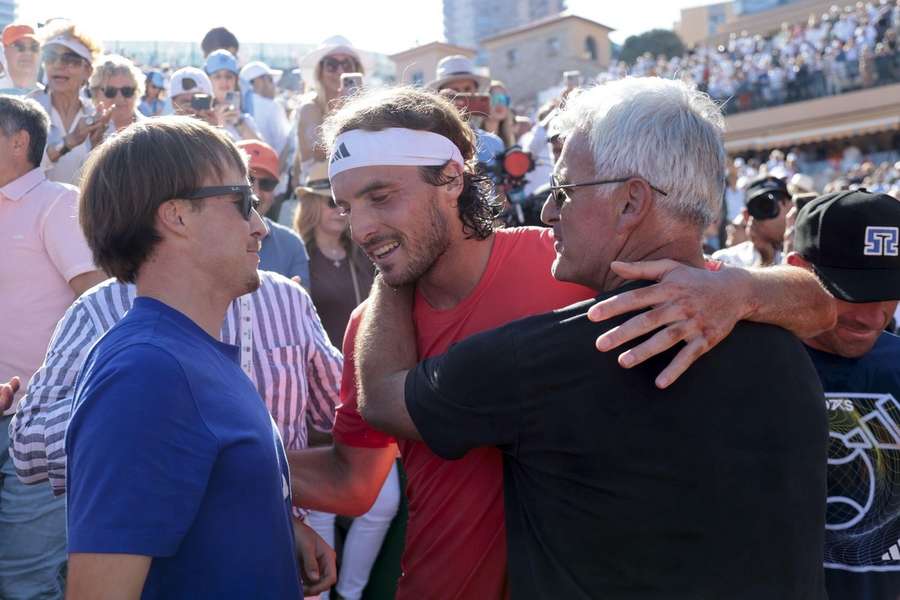 Stefanos Tsitsipas, împreună cu tatăl său, Apostolos