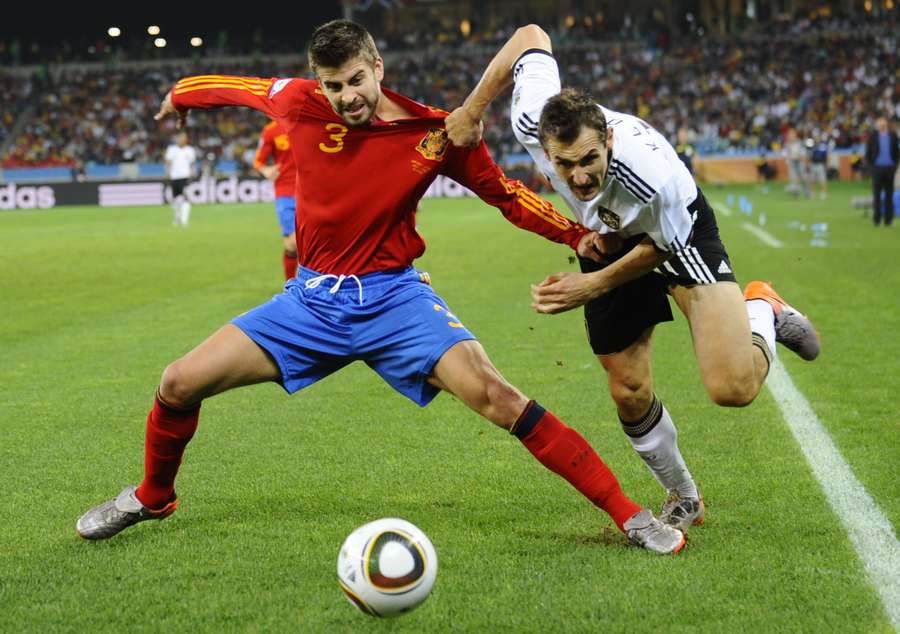 I 2010 spillede Piqué samtlige 660 minutter for Spanien, da de vandt landets første VM nogensinde.