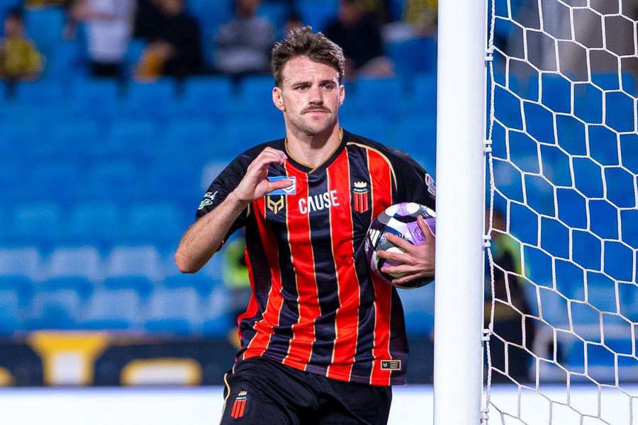 Leandro Antunes celebra pelo Al Riyadh