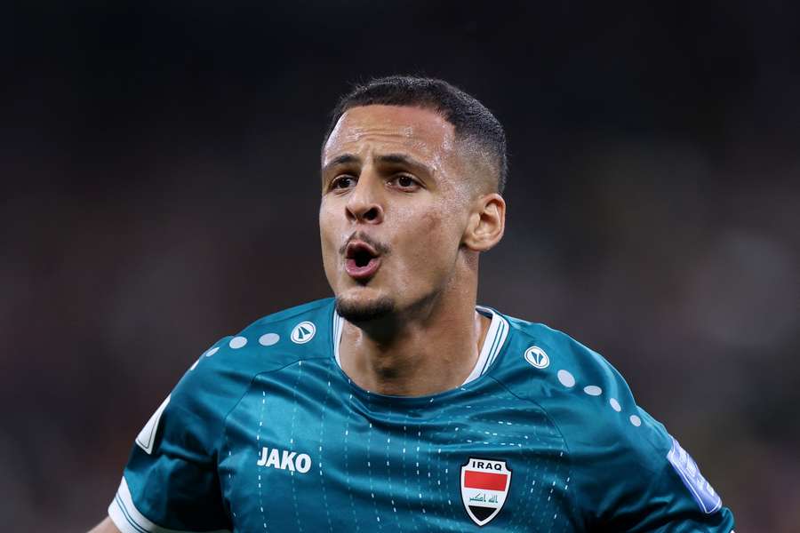 Ali Al-Hamadi celebra o primeiro gol do Iraque contra a Bolívia Ali Al-Hamadi celebra o primeiro gol do Iraque contra a Bolívia