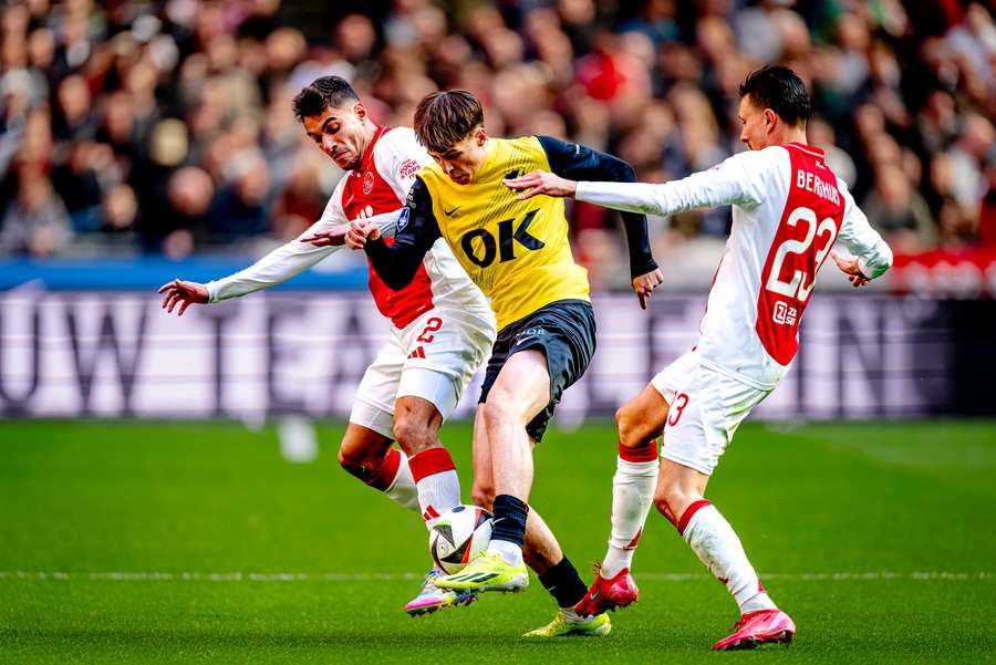 Sauer strelil jediný gól Bredy v dueli proti Ajaxu.