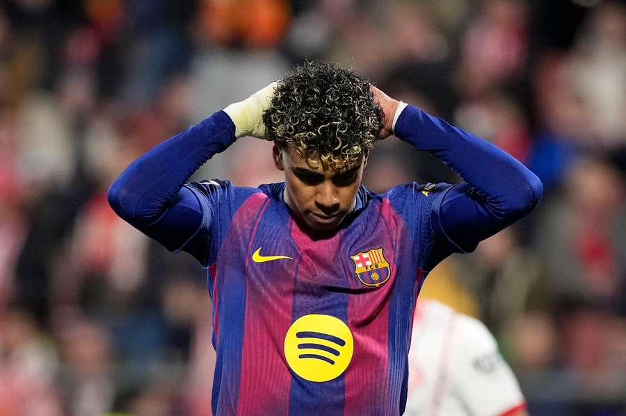 Lamine Yamal perdeu penalidade no fim do 1° tempo