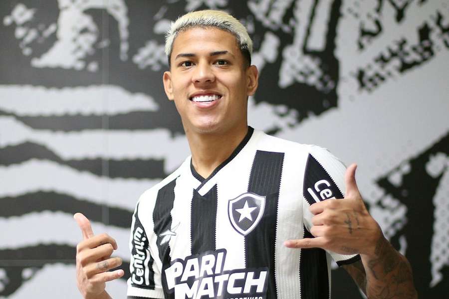 Matheus Martins é o novo reforço do Botafogo