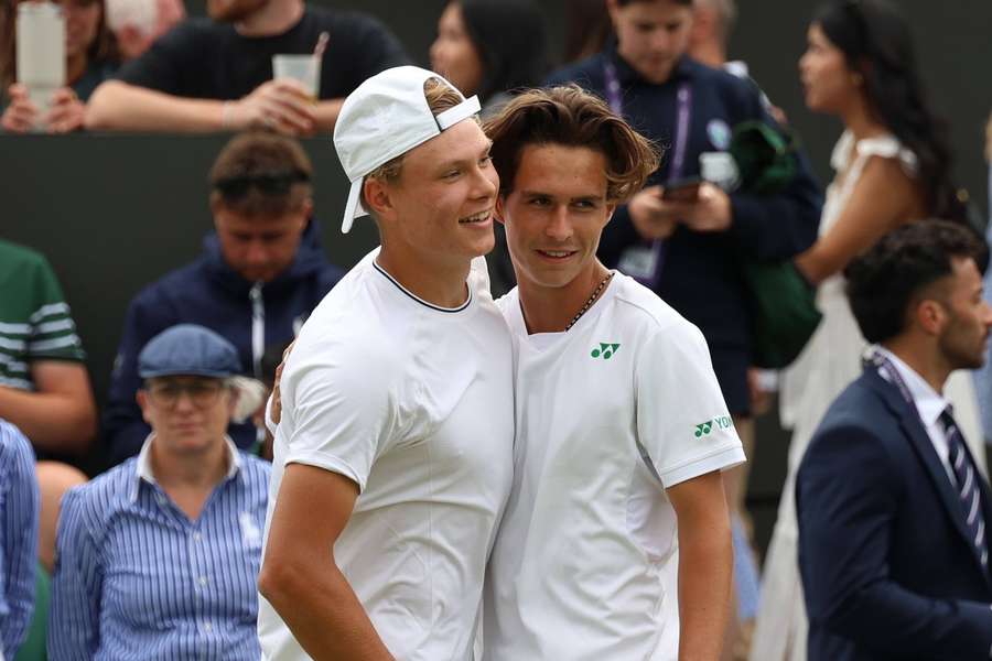 Oskari Paldanius (z lewej) i Alan Ważny (z prawej) podczas juniorskiego Wimbledonu Oskari Paldanius (z lewej) i Alan Ważny (z prawej) podczas juniorskiego Wimbledonu