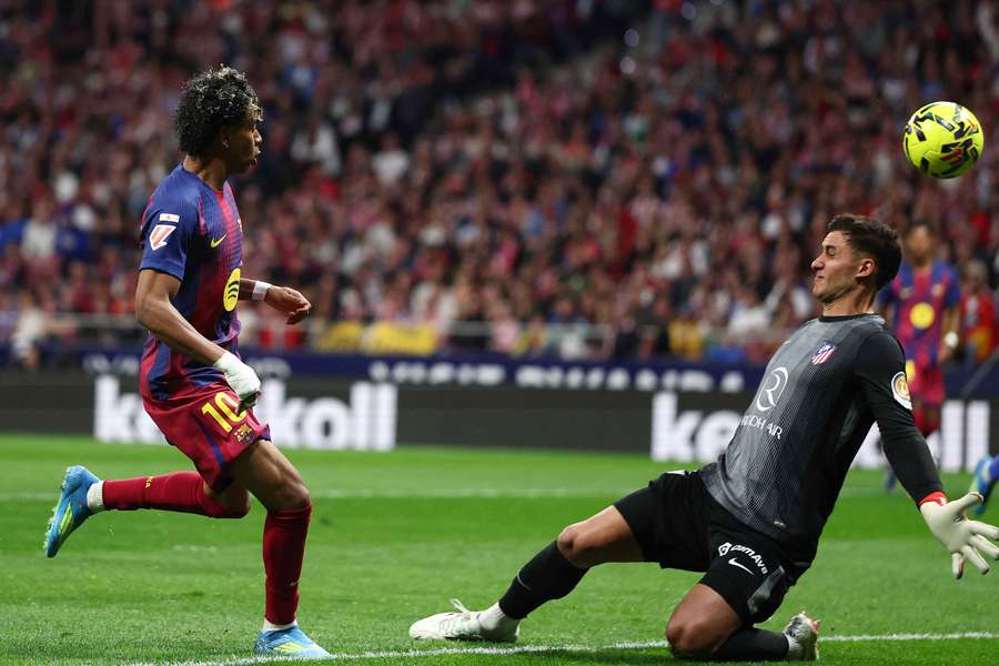 Lamine, frente a frente con Musso